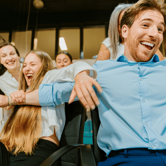 HR- ja johtamisen asiantuntijat kehittämässä organisaation kyvykkyyksiä.